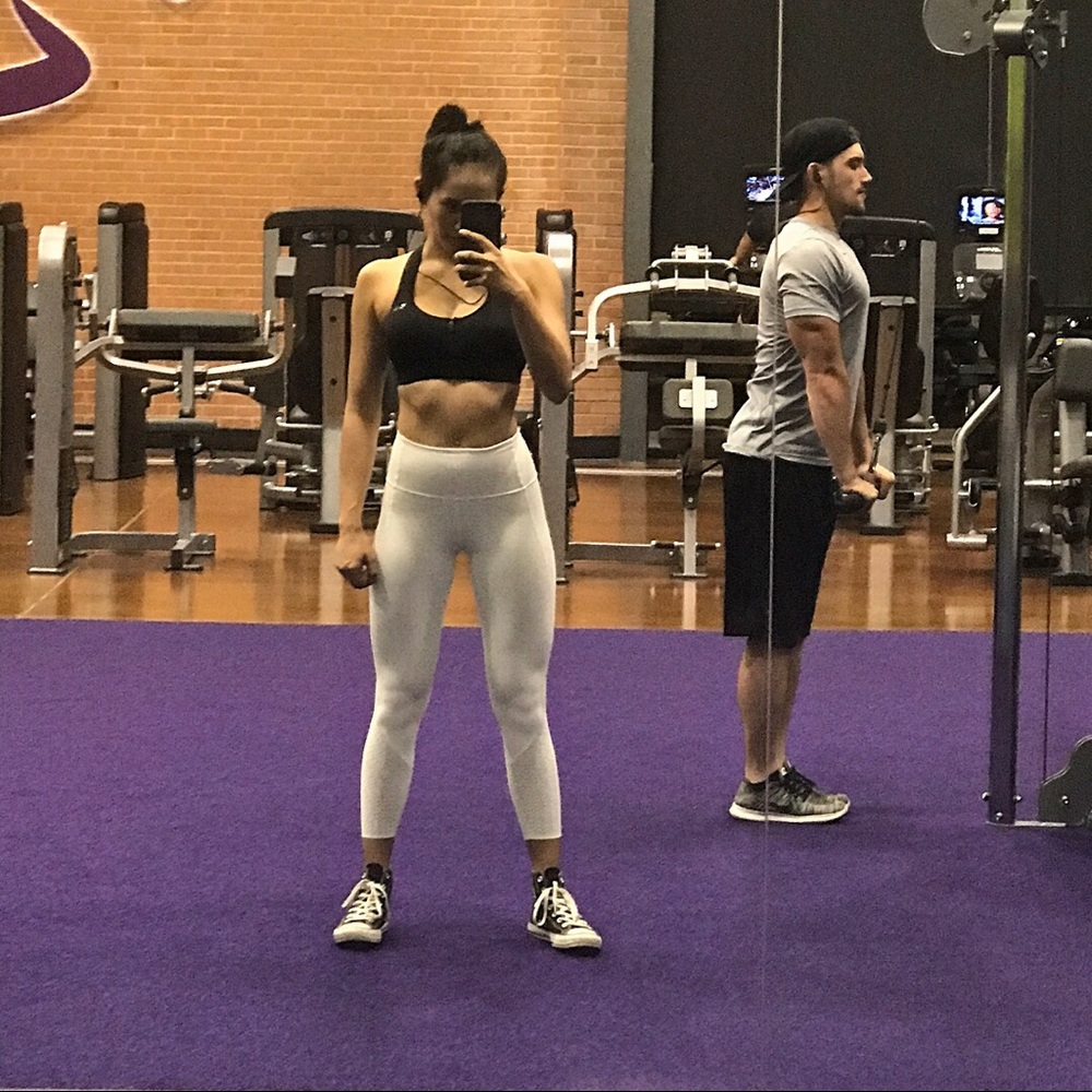 White lulu lemon workout pants